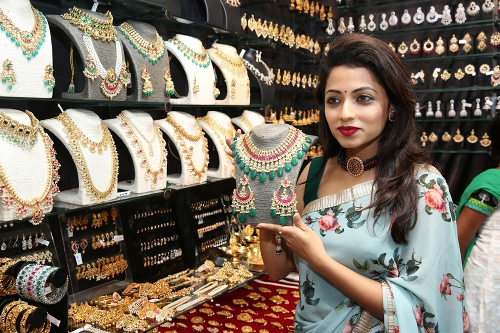 Actress Navya Swamy Inaugurated Trendz Expo Taj Krishna Photos - Sakshi4