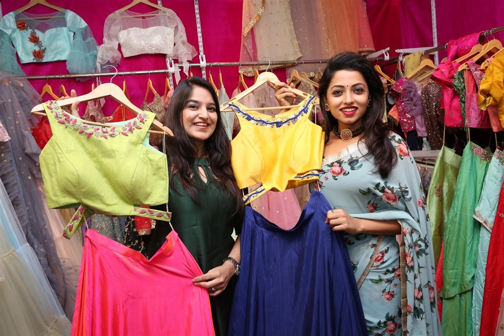 Actress Navya Swamy Inaugurated Trendz Expo Taj Krishna Photos - Sakshi5