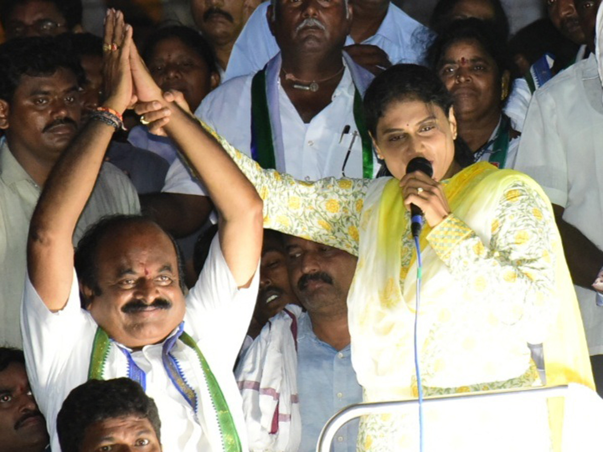 YS Sharmila Sharmila Speech In Kaikaluru Public Meeting Photo Gallery - Sakshi12