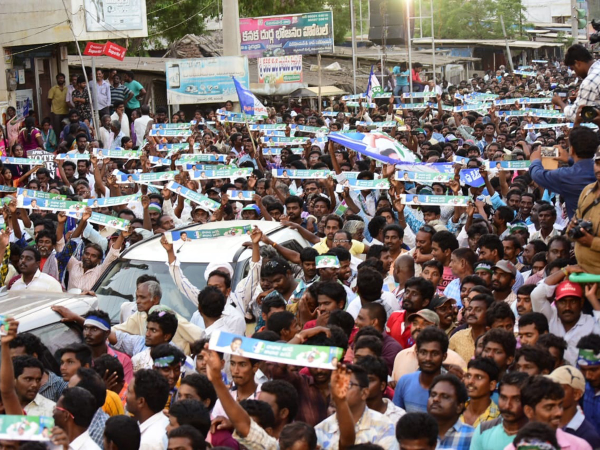 YS Sharmila Sharmila Speech In Kaikaluru Public Meeting Photo Gallery - Sakshi13