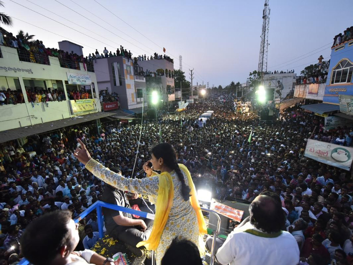 YS Sharmila Sharmila Speech In Kaikaluru Public Meeting Photo Gallery - Sakshi6