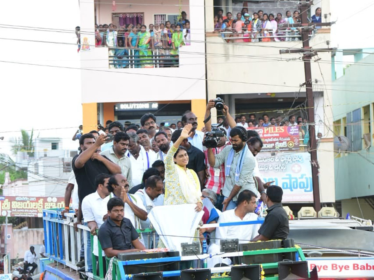 YS Sharmila Sharmila Speech In Kaikaluru Public Meeting Photo Gallery - Sakshi9