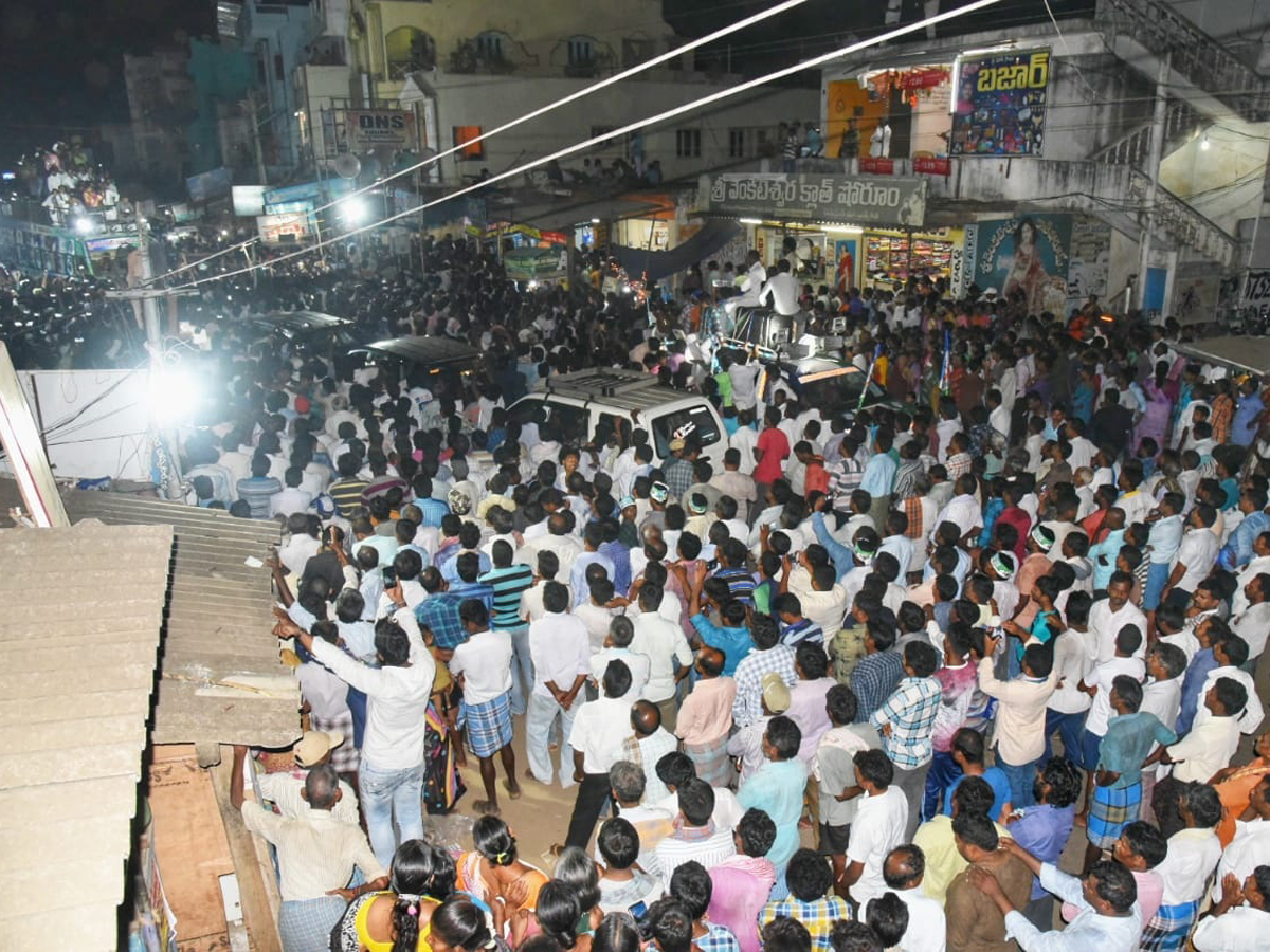 YS Vijayamma Public Meeting at Chodavaram Photo Gallery - Sakshi8