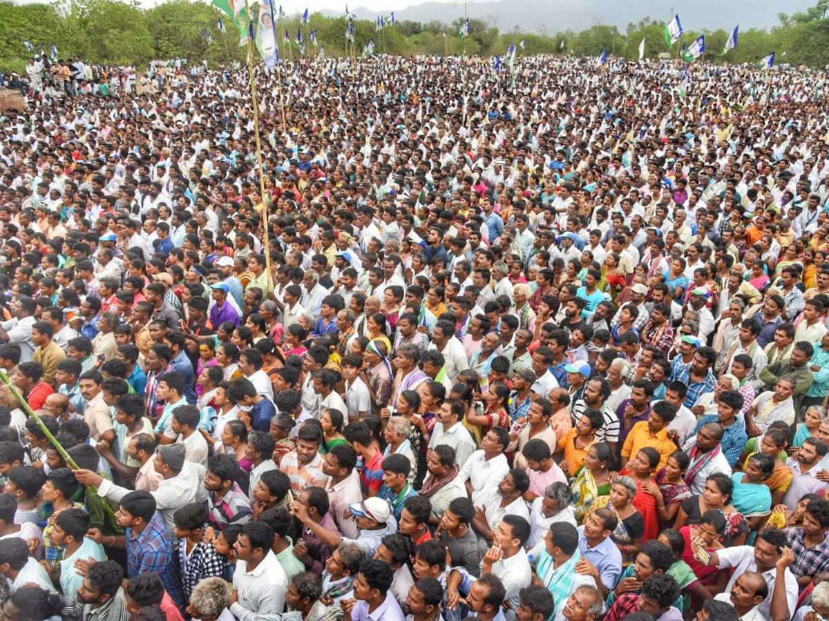 YS Vijayamma Public Meeting at Madugula Photo Gallery - Sakshi10