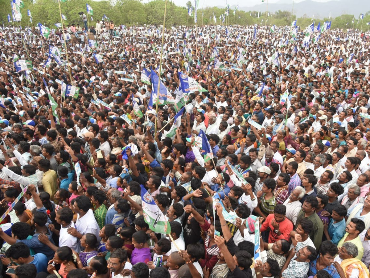 YS Vijayamma Public Meeting at Madugula Photo Gallery - Sakshi6