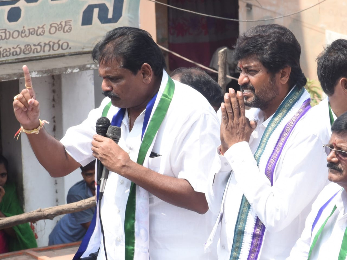 YS Vijayamma public meeting Vizianagaram Photo Gallery - Sakshi11