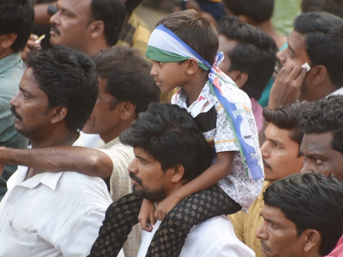 YS Vijayamma Public Meeting at Gokavaram Photo Gallery - Sakshi12