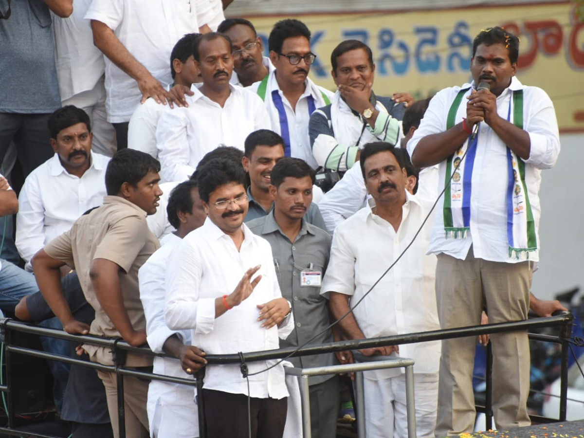 YS Vijayamma Public Meeting at Gokavaram Photo Gallery - Sakshi14