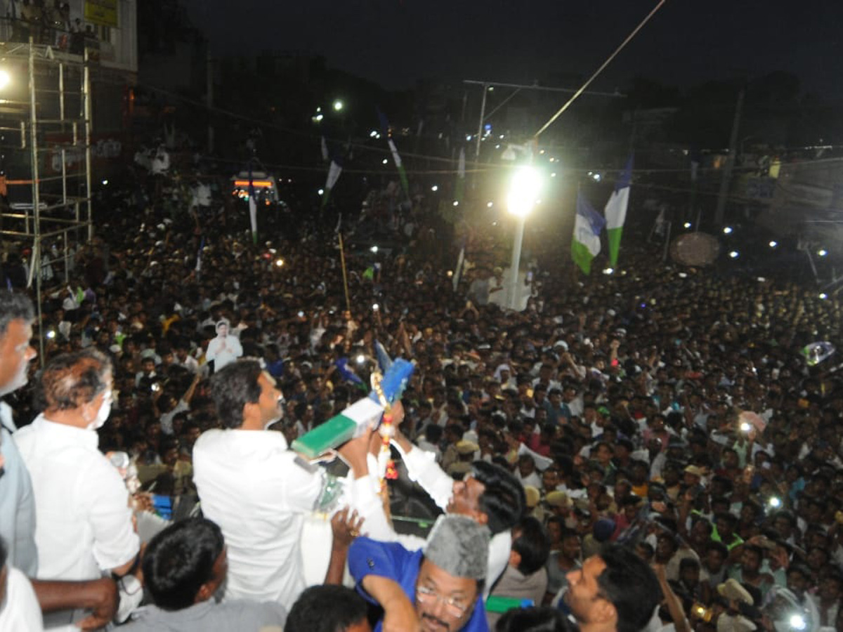 Ys Jagan Election Meeting In Hindupur Photo Gallery - Sakshi13