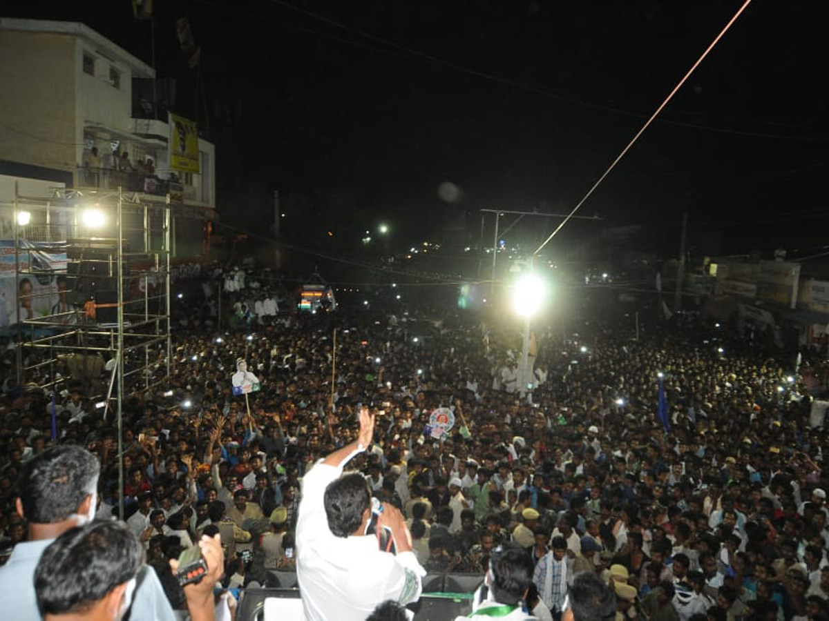 Ys Jagan Election Meeting In Hindupur Photo Gallery - Sakshi16