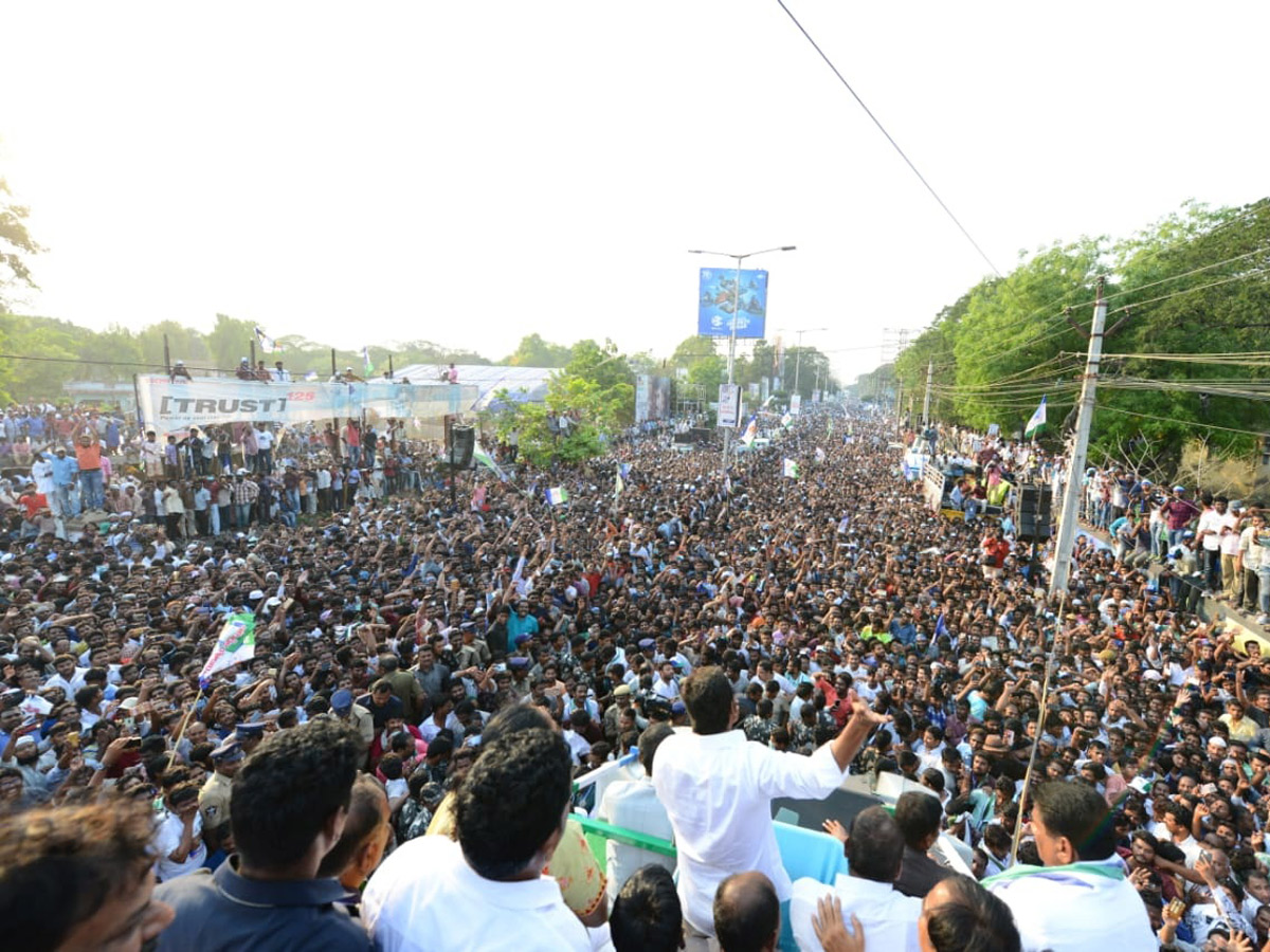 ys jagan election meeting In Guntur Photo Gallery - Sakshi13