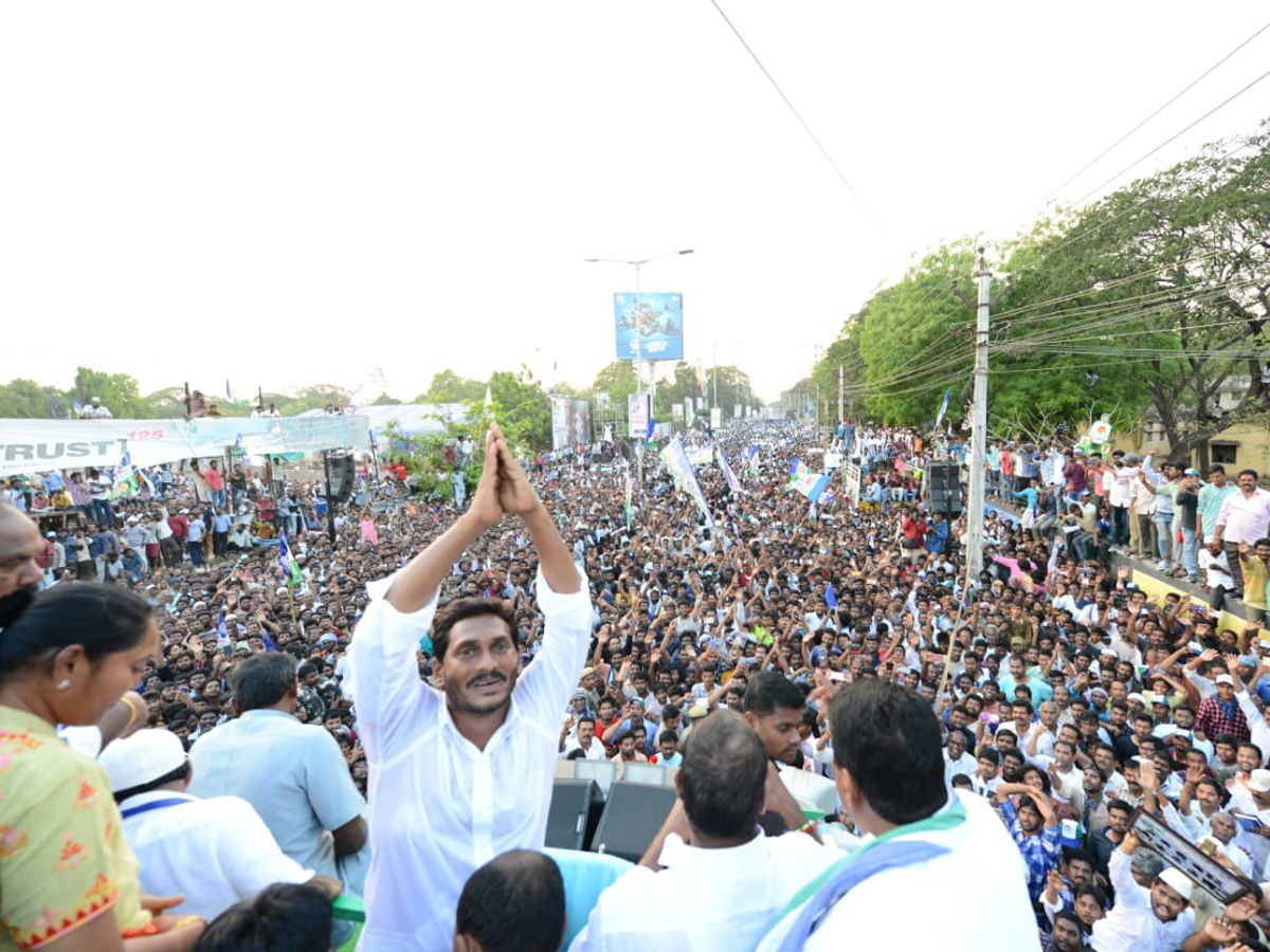 ys jagan election meeting In Guntur Photo Gallery - Sakshi18