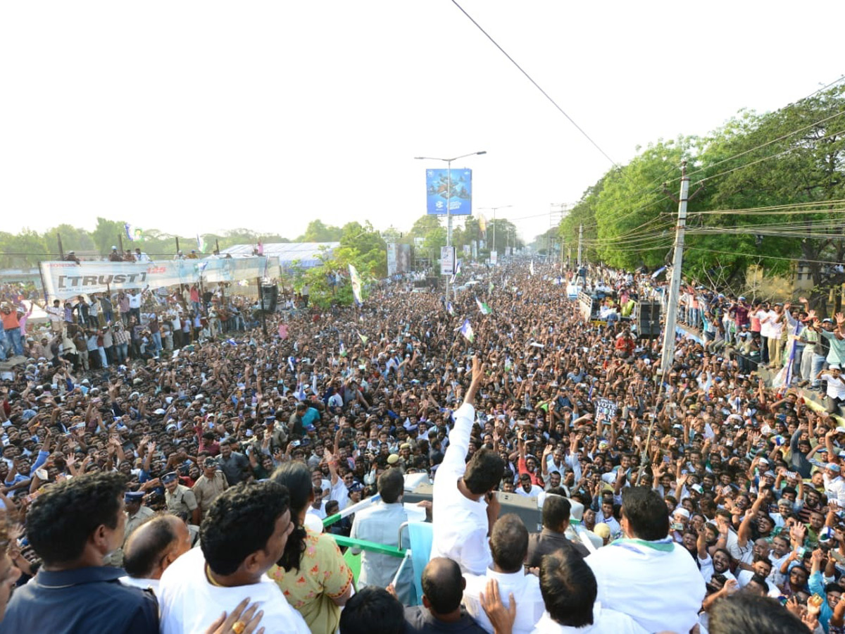 ys jagan election meeting In Guntur Photo Gallery - Sakshi3