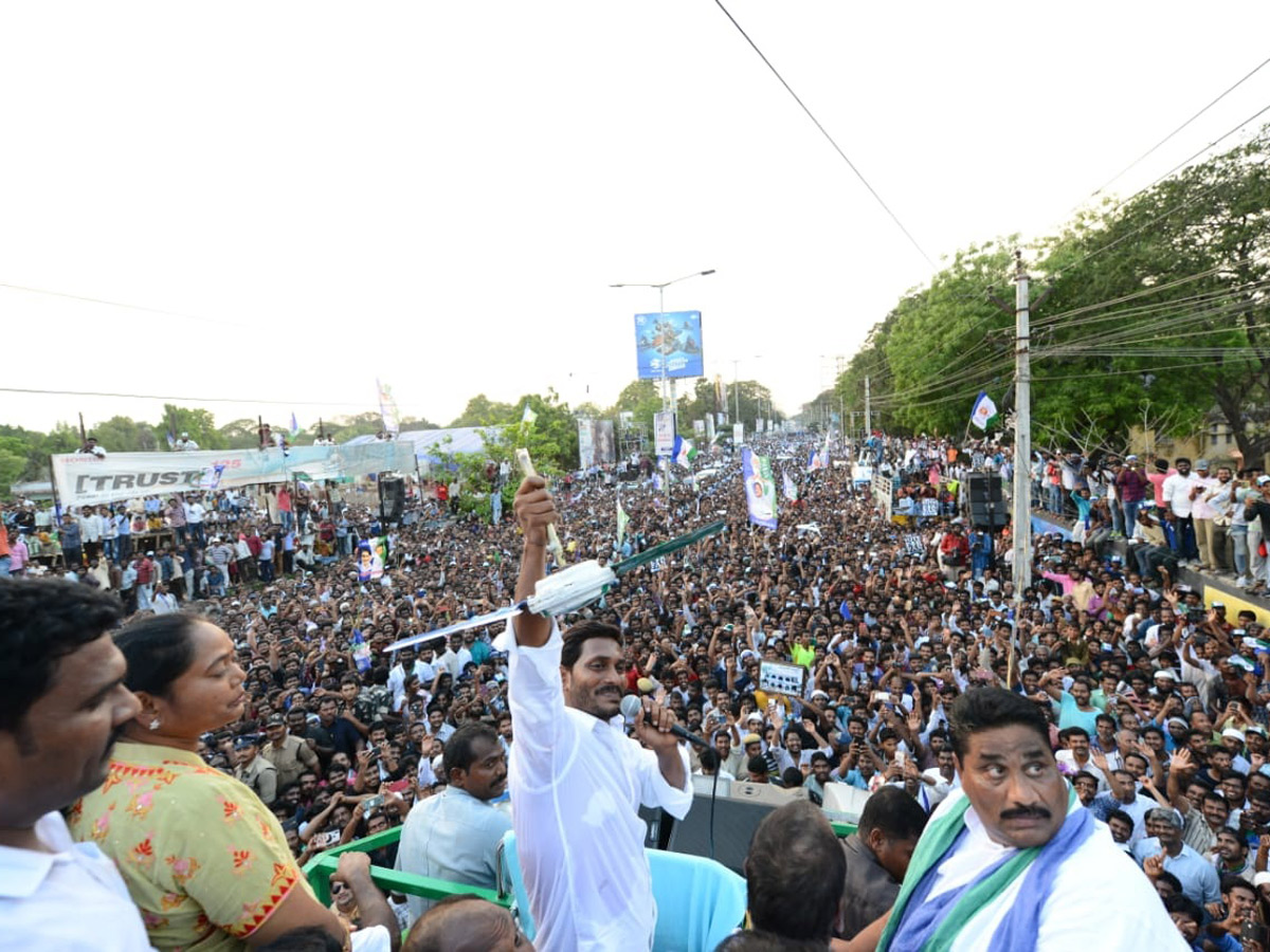 ys jagan election meeting In Guntur Photo Gallery - Sakshi6