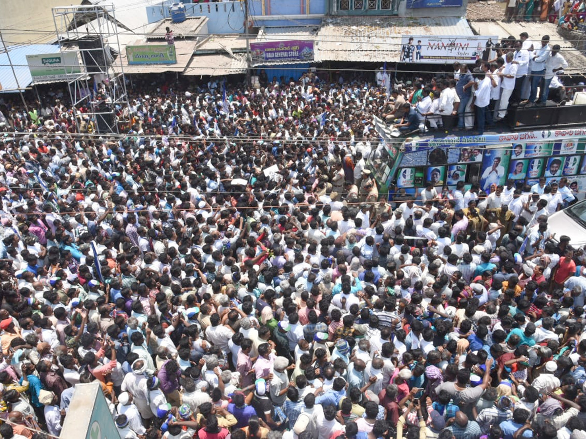 YS vijayamma public meeting at Putalapattu photo Gallery - Sakshi3