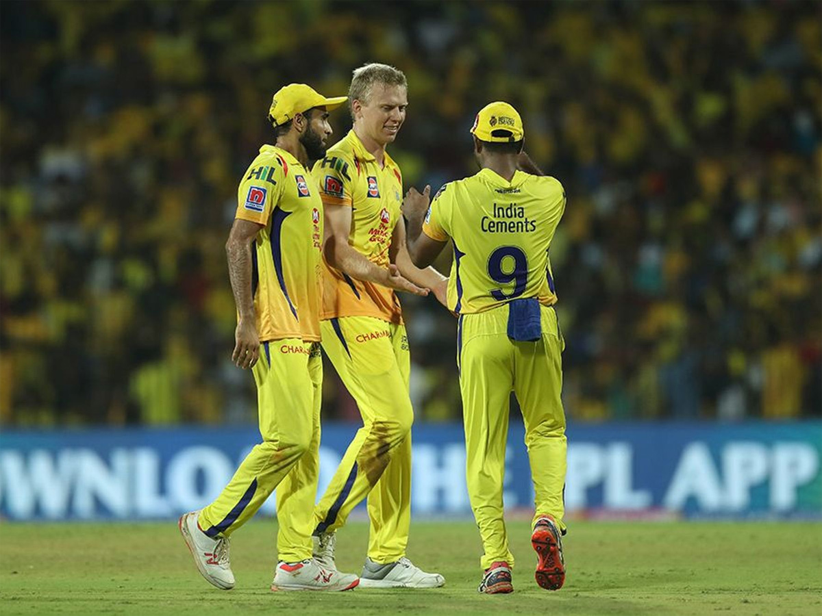 Chennai Super Kings return to winning ways against Kings XI Punjab Photo Gallery - Sakshi11