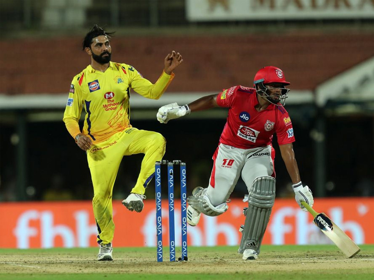 Chennai Super Kings return to winning ways against Kings XI Punjab Photo Gallery - Sakshi17