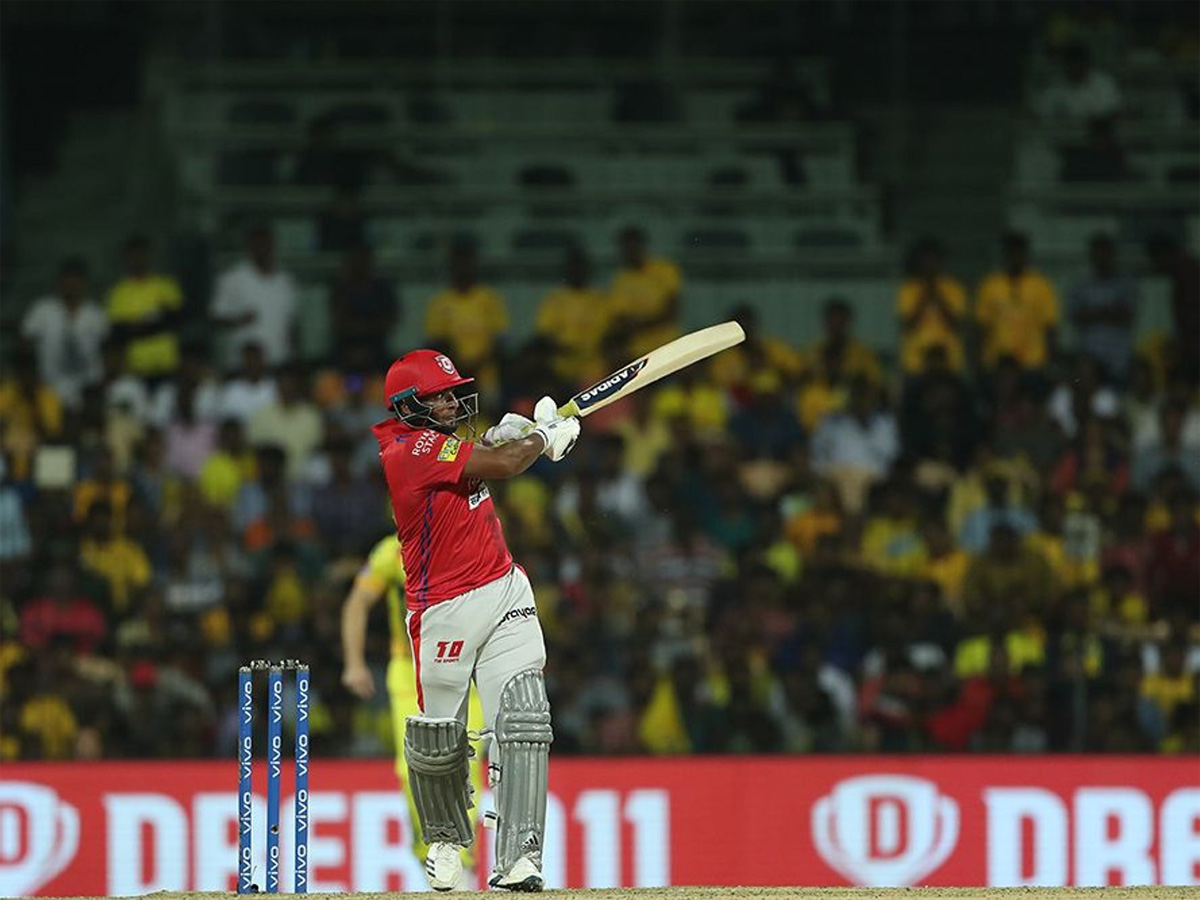 Chennai Super Kings return to winning ways against Kings XI Punjab Photo Gallery - Sakshi9