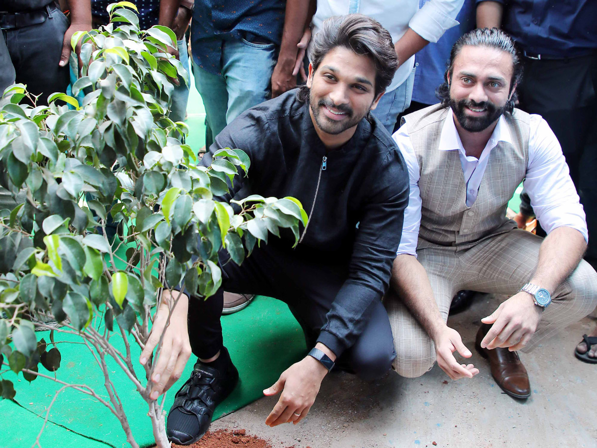 Allu Arjun Launches Navdeep C Space Photo Gallery - Sakshi1