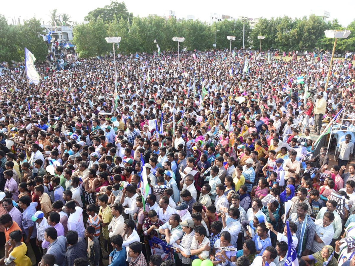 YS Sharmila Reddy public meeting at kakinada Photo Gallery - Sakshi2