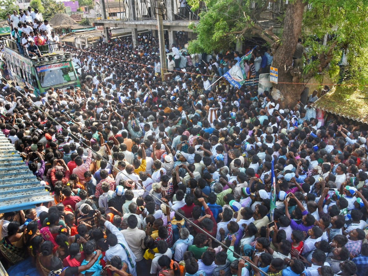 YS vijayamma public meeting at satyavedu photo Gallery - Sakshi1