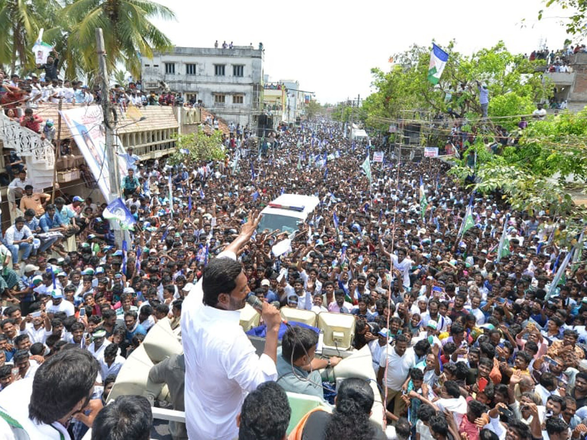 ys jagan election meeting In Korukonda Photo Gallery - Sakshi9