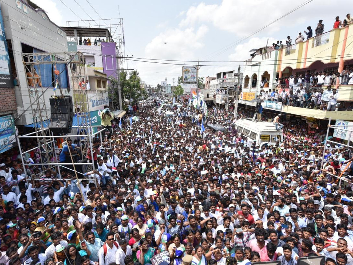 YS Sharmila Speech In Rajahmundry Public Meeting Photo Gallery - Sakshi11