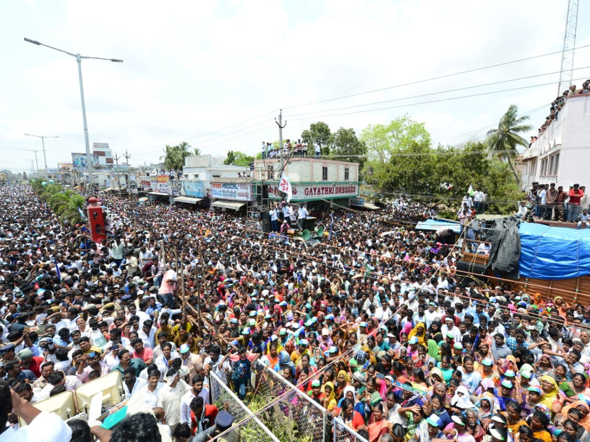 ys jagan election meeting In Machilipatnam Photo Gallery - Sakshi11