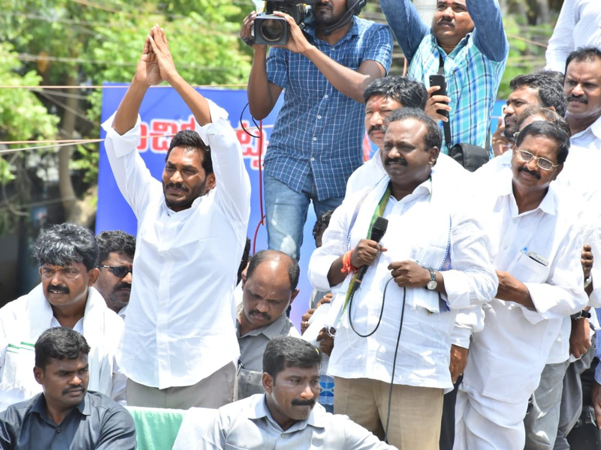 ys jagan election meeting In Machilipatnam Photo Gallery - Sakshi2