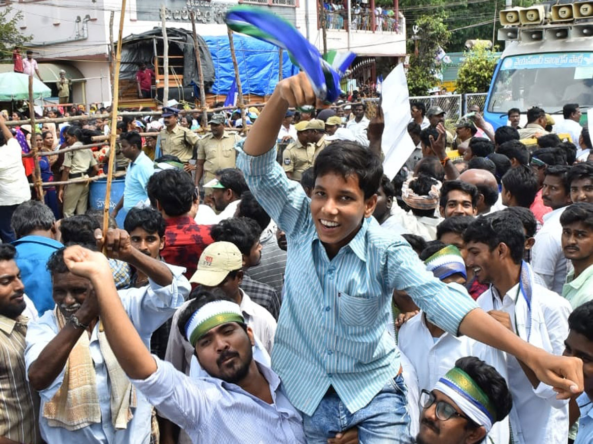 ys jagan election meeting In Machilipatnam Photo Gallery - Sakshi26