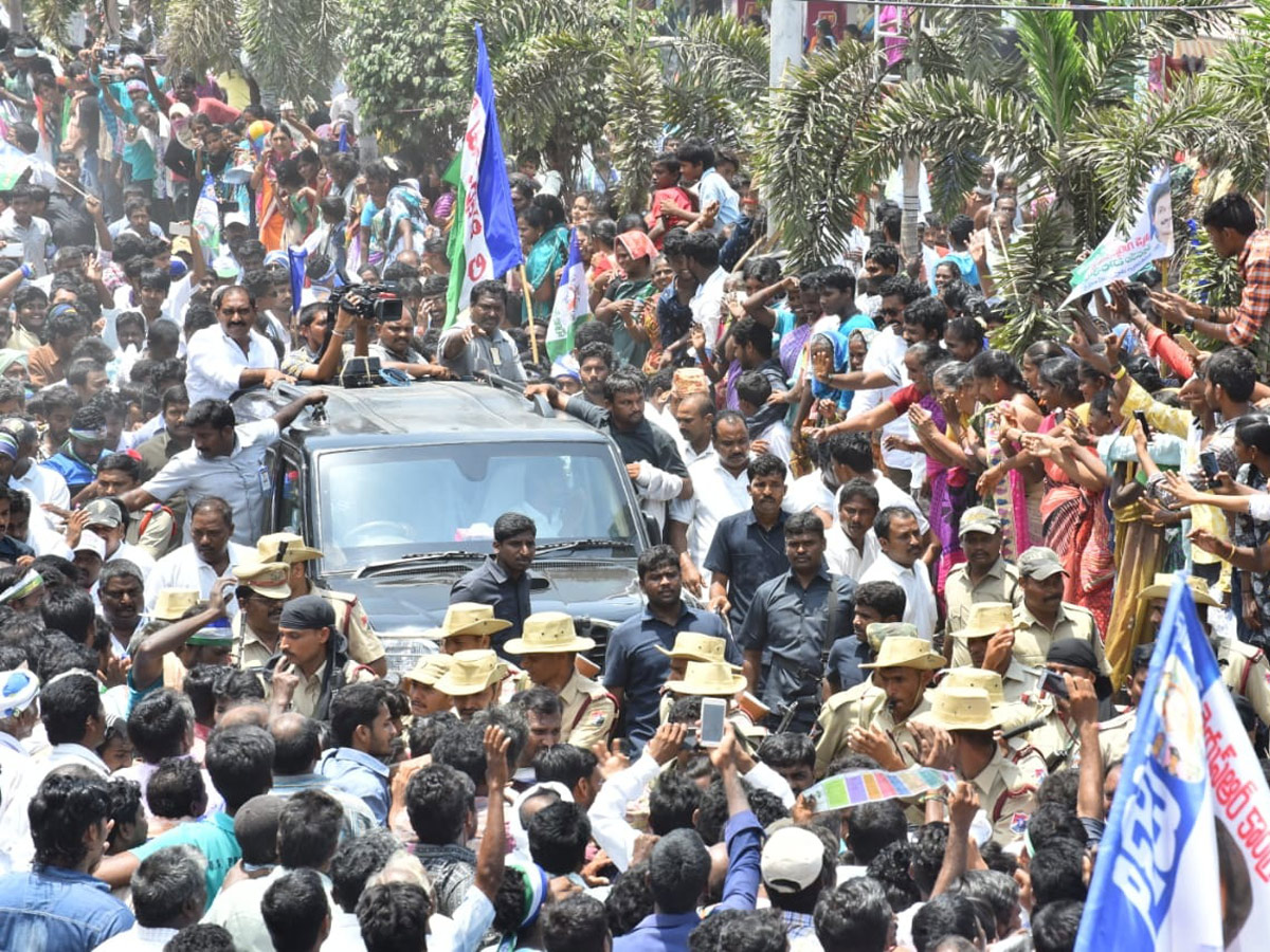 ys jagan election meeting In Machilipatnam Photo Gallery - Sakshi28