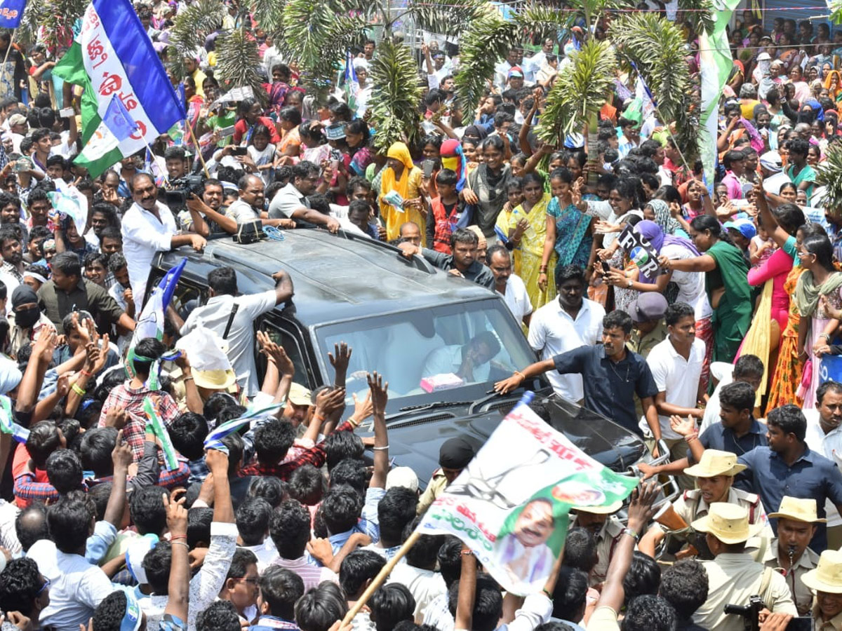 ys jagan election meeting In Machilipatnam Photo Gallery - Sakshi31