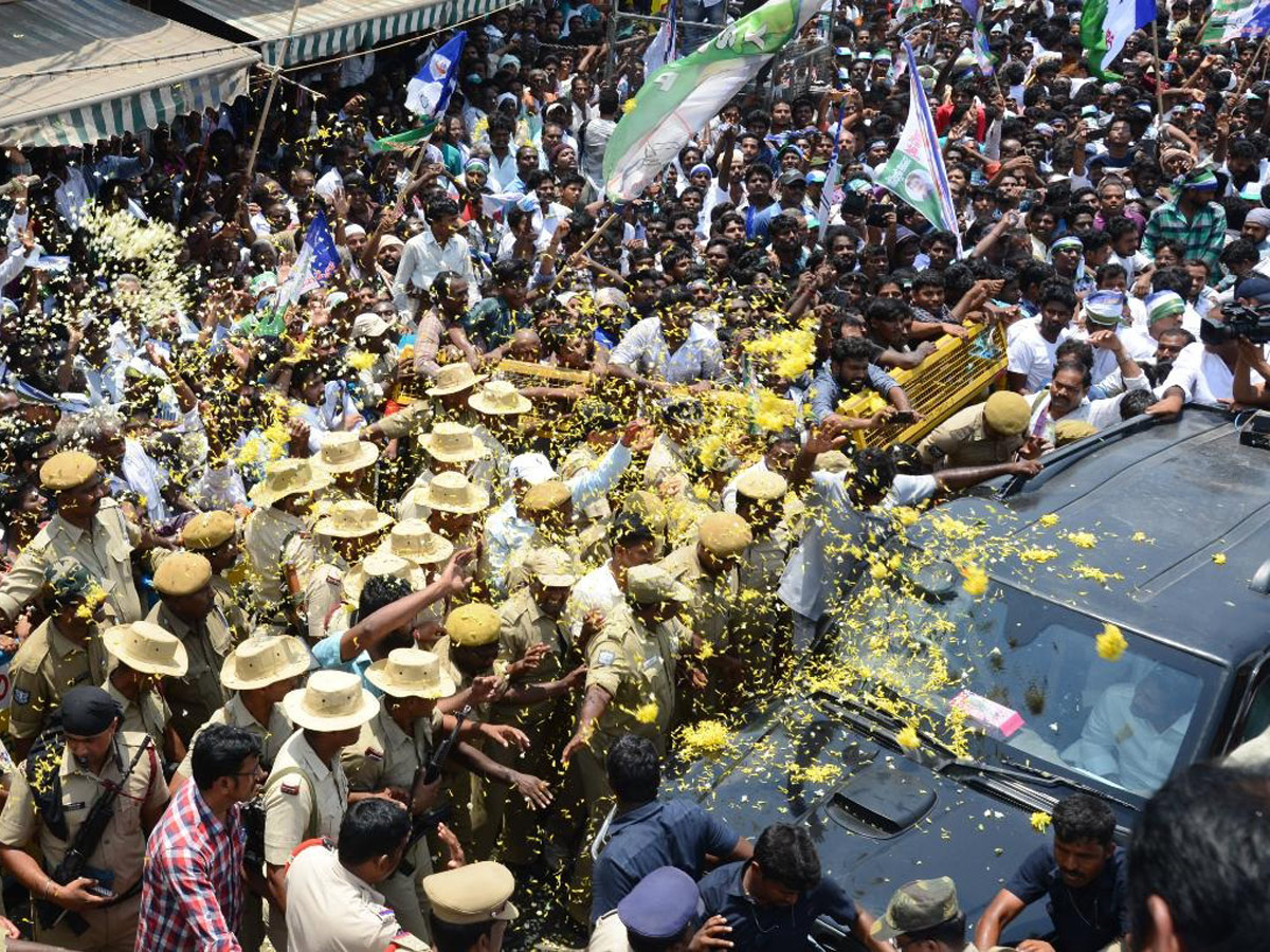 ys jagan election meeting In Machilipatnam Photo Gallery - Sakshi5