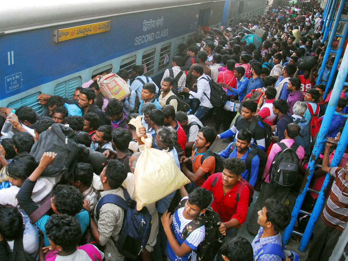 Heavy Rush at secunderabad railway station photo gallery - Sakshi14