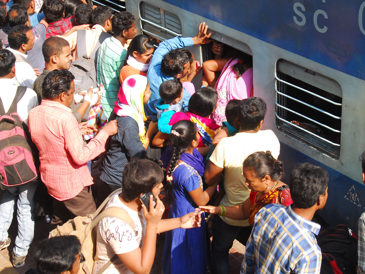 Heavy Rush at secunderabad railway station photo gallery - Sakshi20