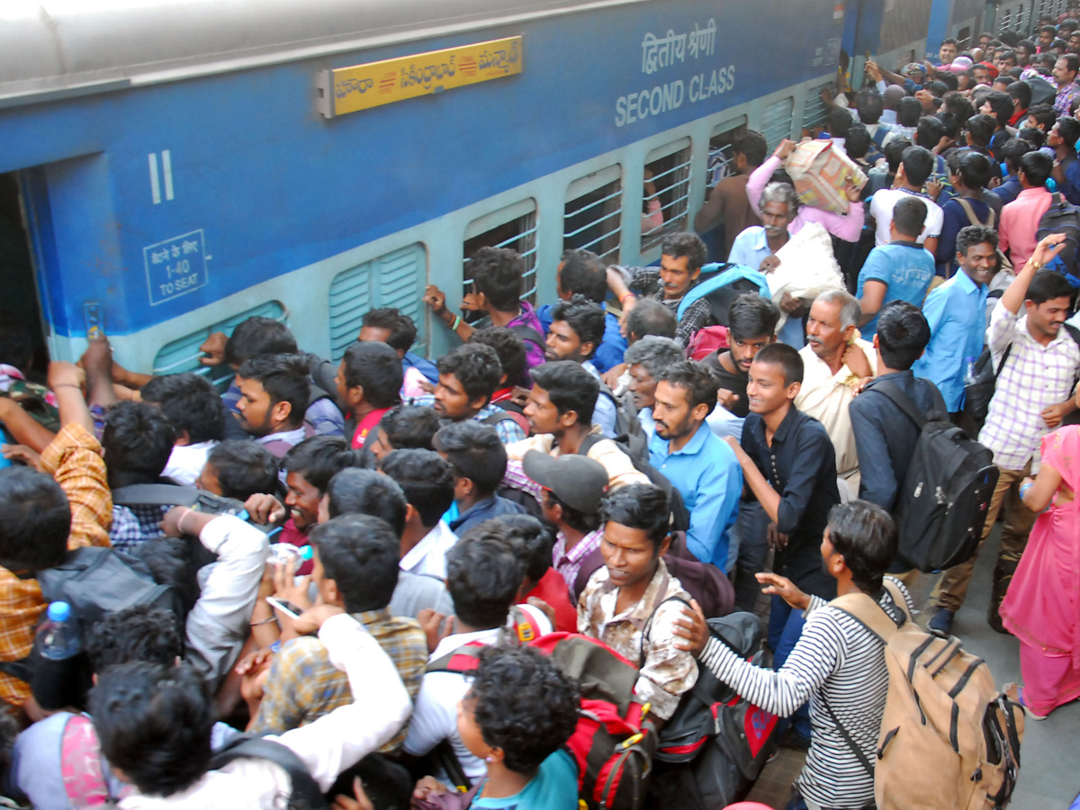 Heavy Rush at secunderabad railway station photo gallery - Sakshi8