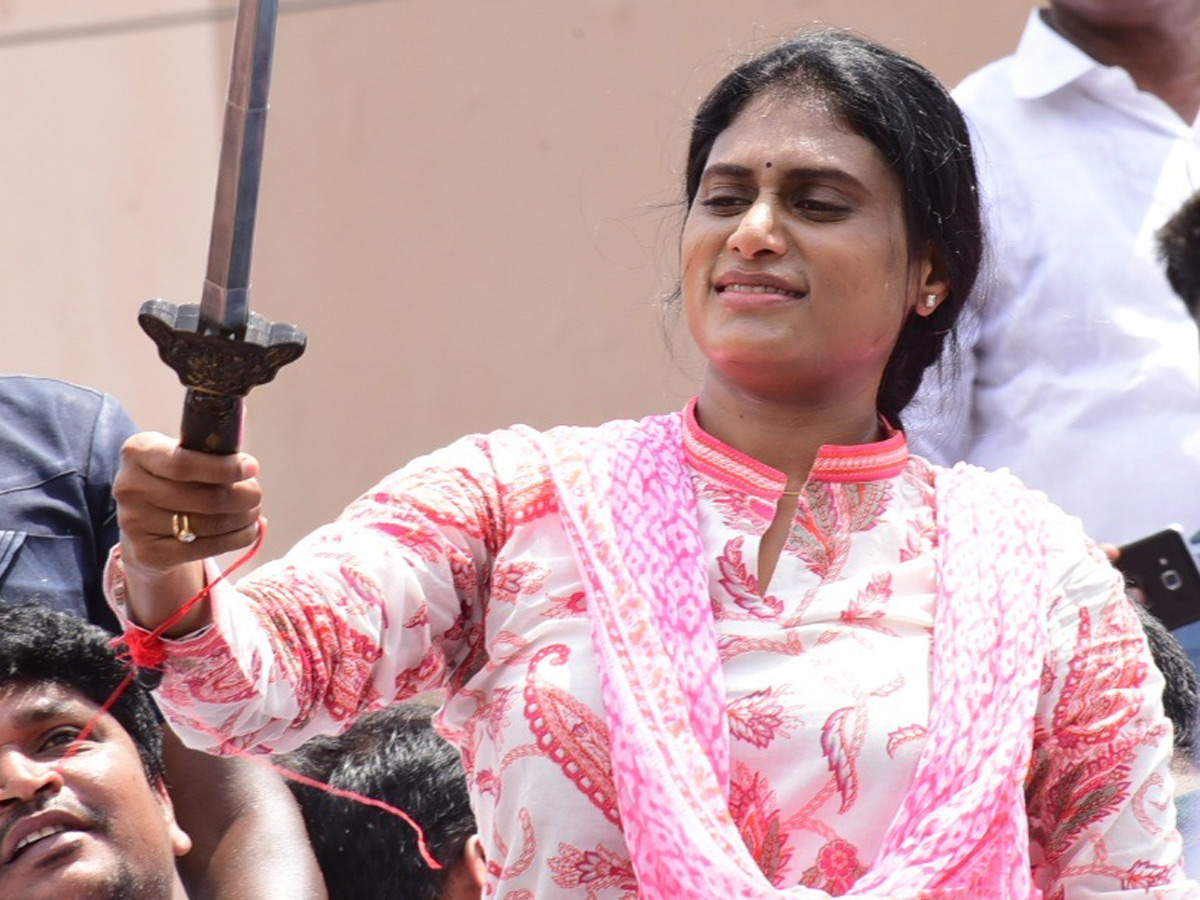 YS Sharmila Speech In Vijayawada Public Meeting Photo Gallery - Sakshi8