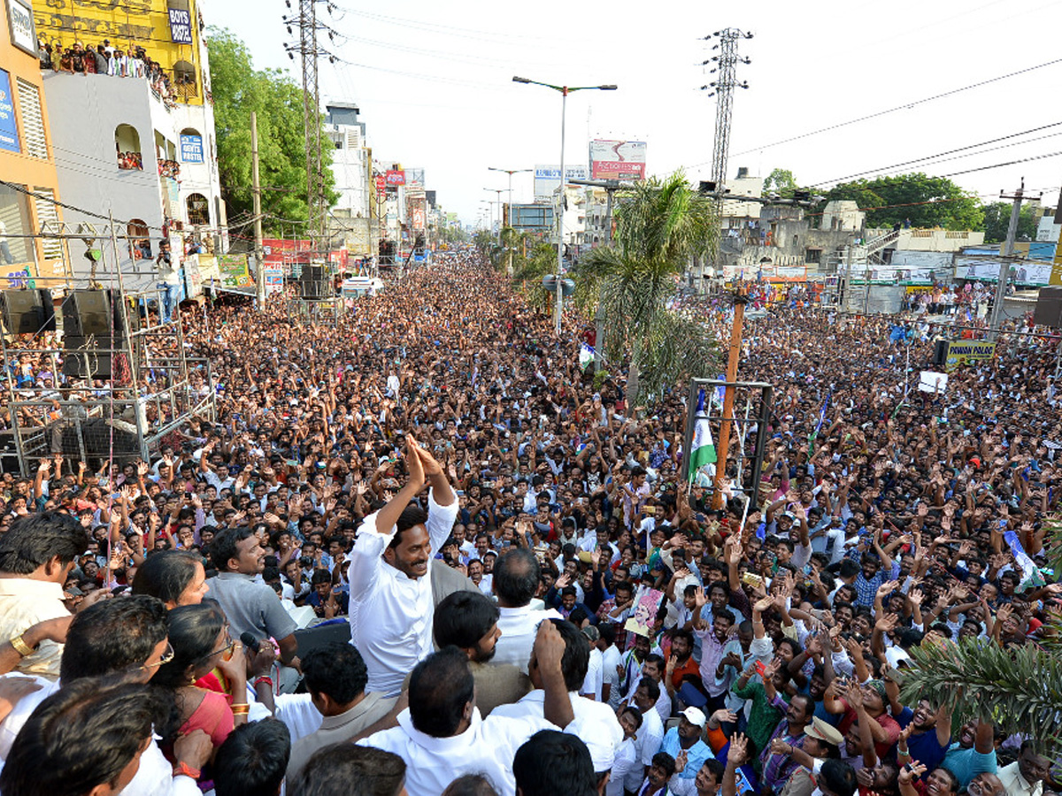 YS jagan public meeting at Tirupati Photo Gallery - Sakshi3