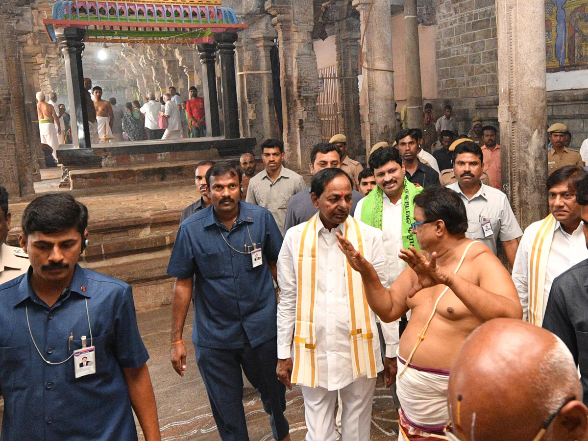 KCR Visit in Tamil Nadu Srirangam temple Photo Gallery - Sakshi12