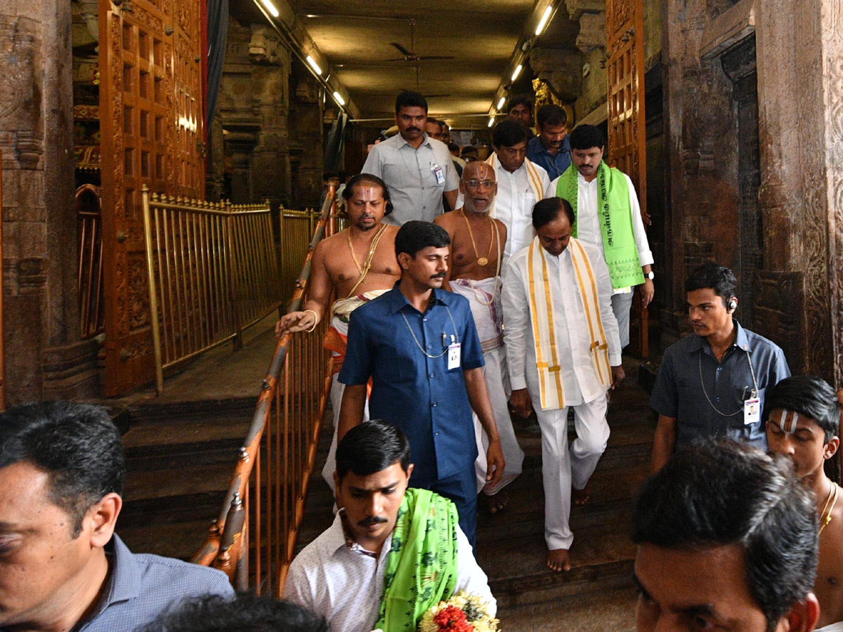 KCR Visit in Tamil Nadu Srirangam temple Photo Gallery - Sakshi13