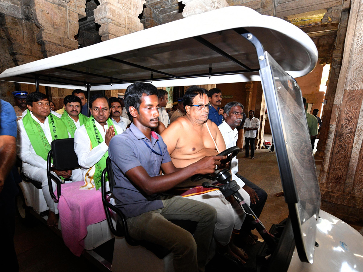 KCR Visit in Tamil Nadu Srirangam temple Photo Gallery - Sakshi14