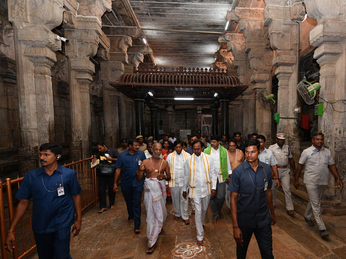 KCR Visit in Tamil Nadu Srirangam temple Photo Gallery - Sakshi15