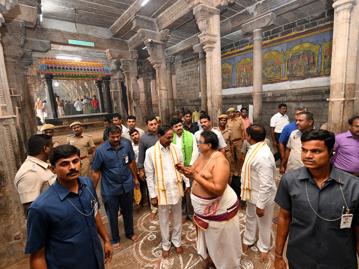 KCR Visit in Tamil Nadu Srirangam temple Photo Gallery - Sakshi6