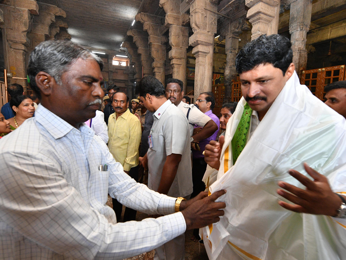 KCR Visit in Tamil Nadu Srirangam temple Photo Gallery - Sakshi8