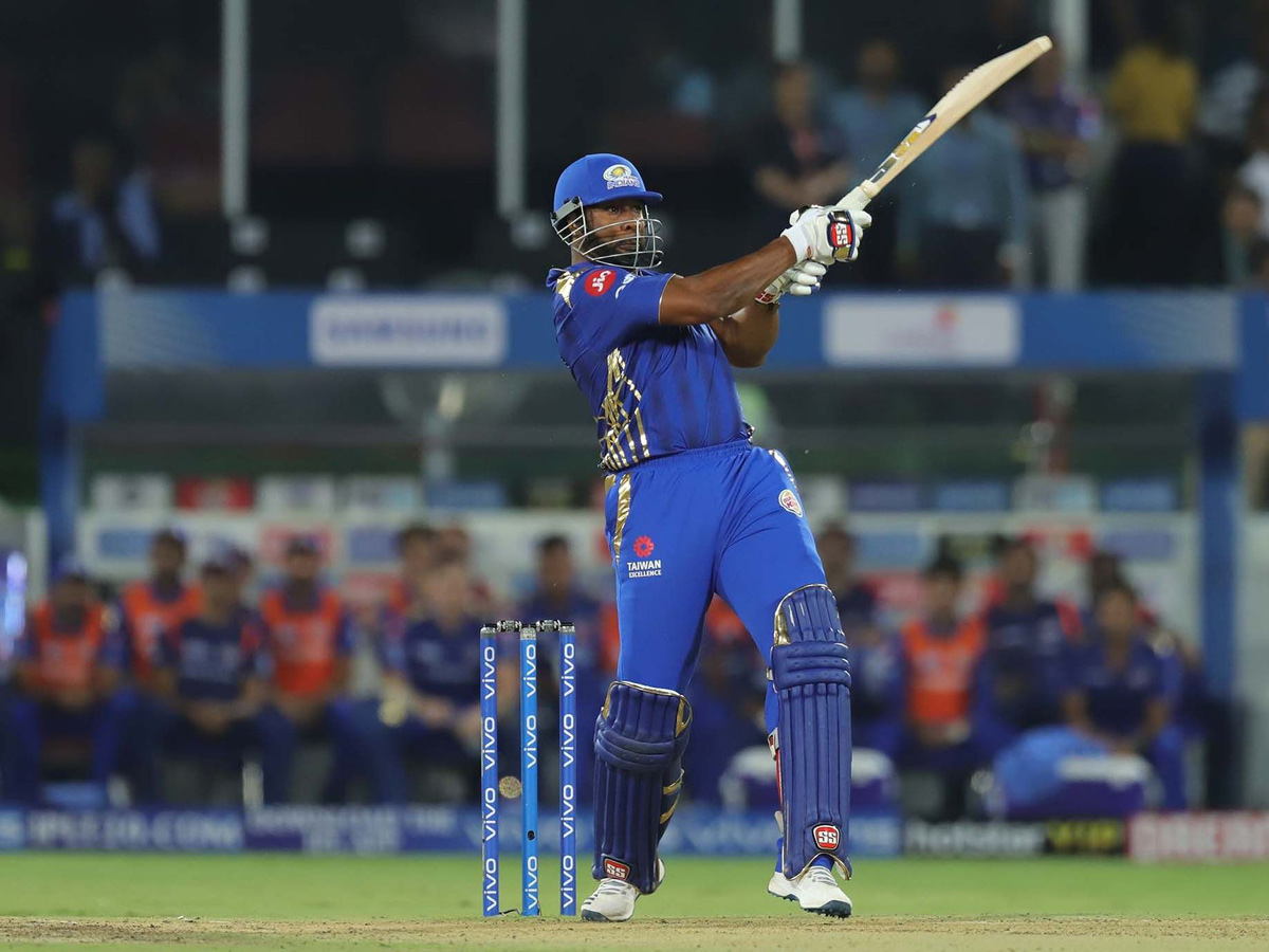 Mumbai Indians beat Chennai Super Kings by 1 run photo Gallery - Sakshi19