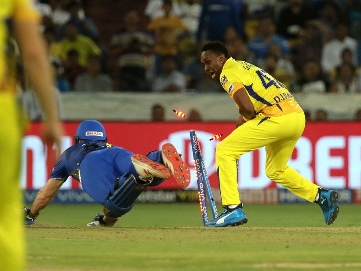 Mumbai Indians beat Chennai Super Kings by 1 run photo Gallery - Sakshi25