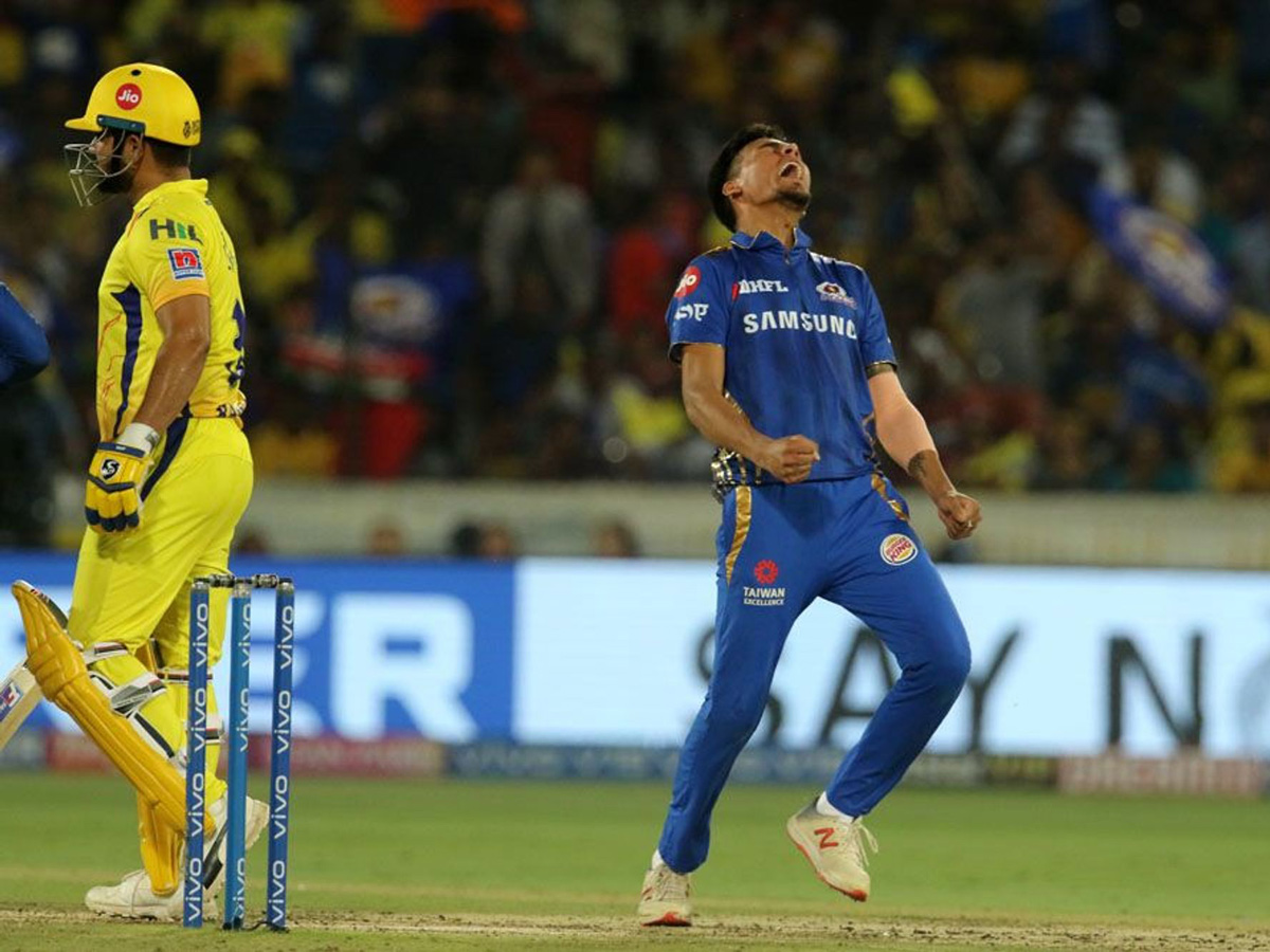 Mumbai Indians beat Chennai Super Kings by 1 run photo Gallery - Sakshi32