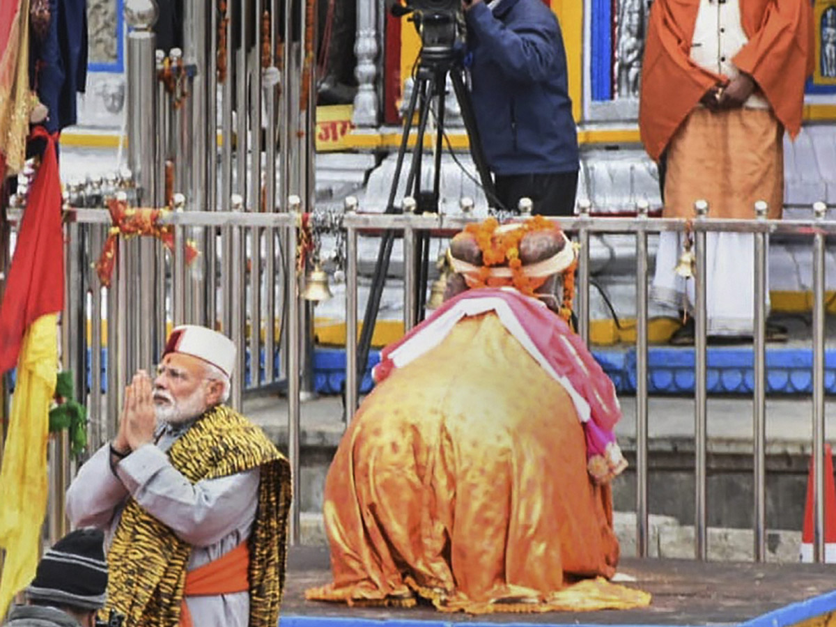 PM Narendra Modi arrives in Kedarnath - Sakshi6