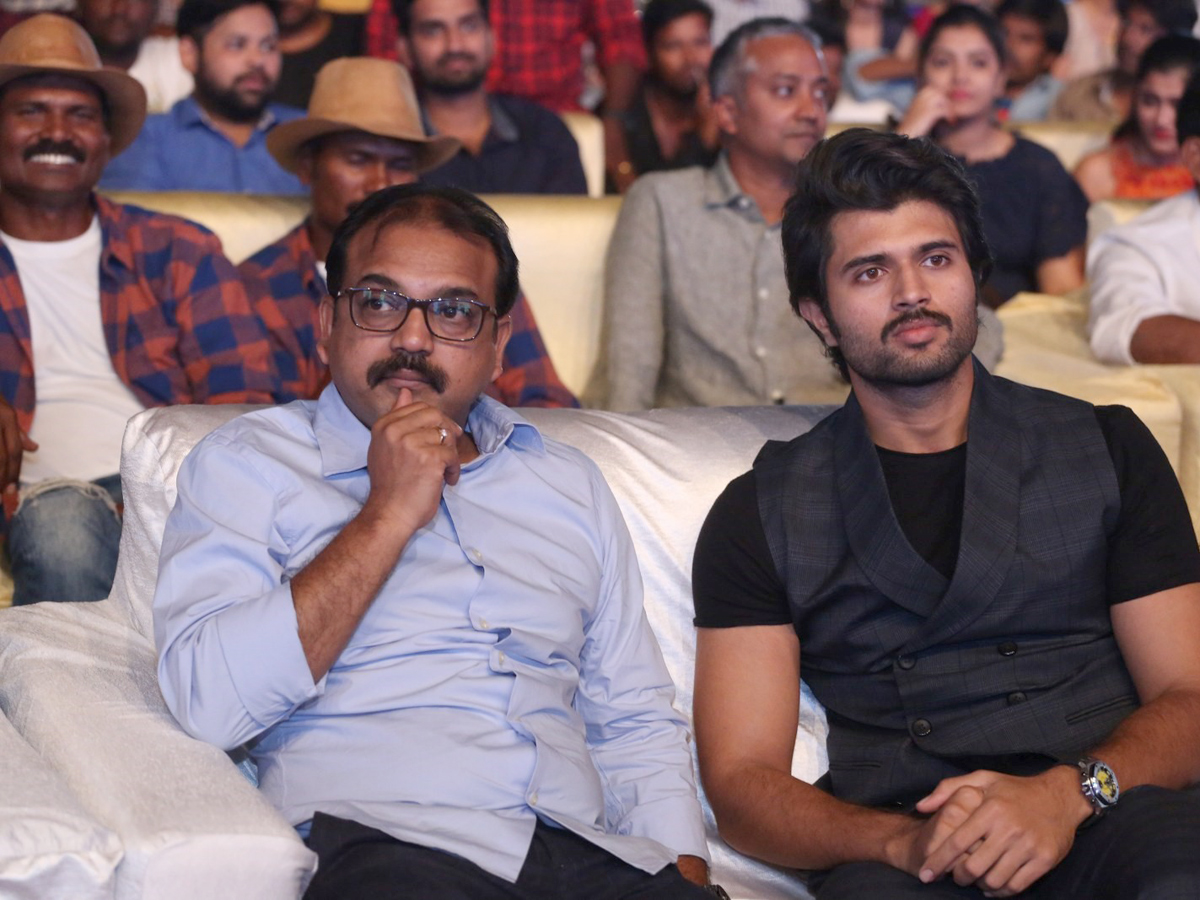 Maharshi pre-release event Photo Gallery - Sakshi22