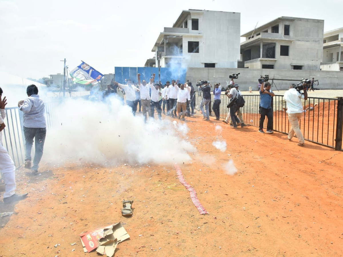 YSRCP Celebration in Ap Elections 2019 - Sakshi14